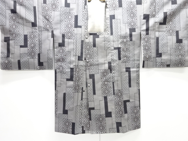 横段に抽象模様織出し西陣伝承紬道行コート